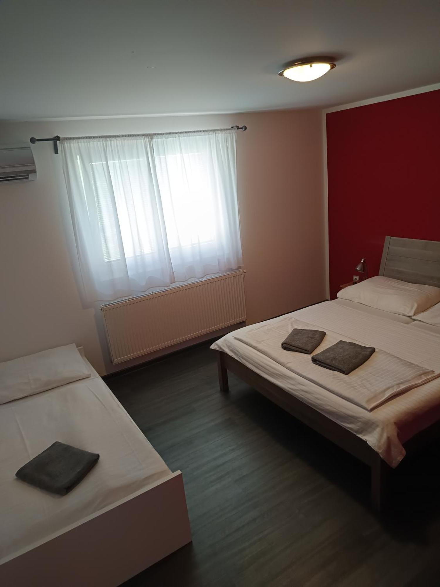 Pension Archa Mikulov Exteriör bild